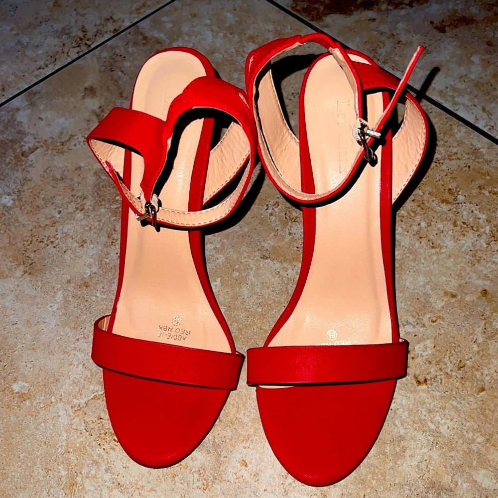 ⭐️ New Red Detail Strap Upper Open Toe Sandals size 8